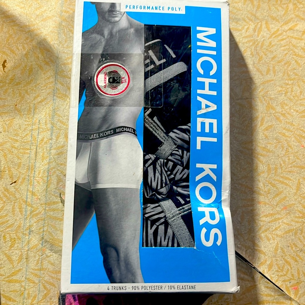 BRAND NEW, OPEN BOX Michael Kors 4 Pack Boxer Briefs